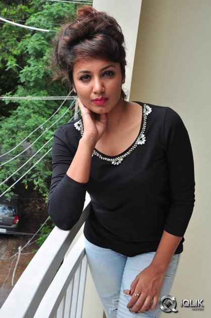 Tejaswi-Madivada-at-Kerintha-Movie-Success-Meet
